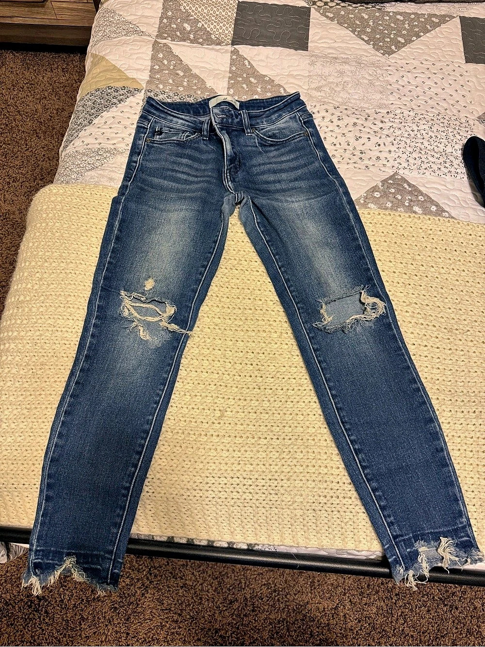 Kut from the Kloth KC7318D Distressed Skinny Jeans Waist 27 Blue